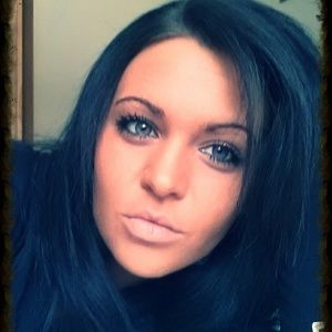 Meet your Posher, Holly